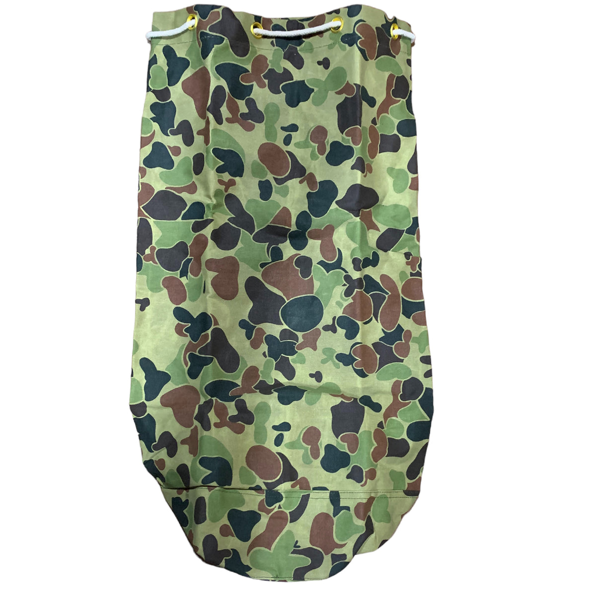 Introducing the Australian Army Duffel Kit Bag Auscam - a must-have for any patriotic and adventurous Australian! Made from high-quality cotton canvas, this durable bag measures 84cm x 46cm, providing ample space for all your essentials. Show your support for our troops with this stylish and practical design. www.moralepatches.com.au