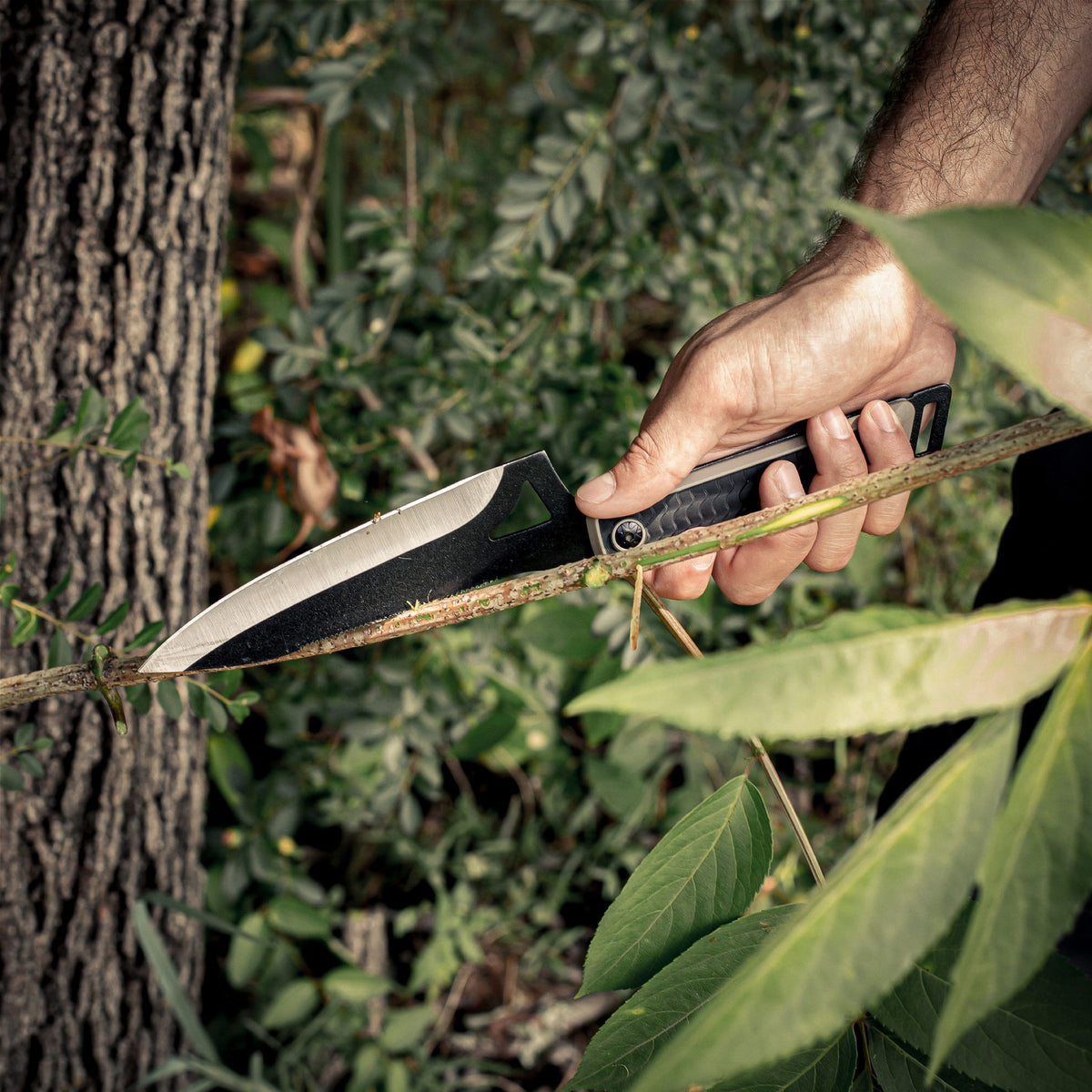 You get everything you need with the Reapr Versa Camp Knife. Born in the kitchen but raised in the wild, it’s tough, durable, and versatile. Whatever your campsite cutting needs, this knife can handle it. www.moralepatches.com.au