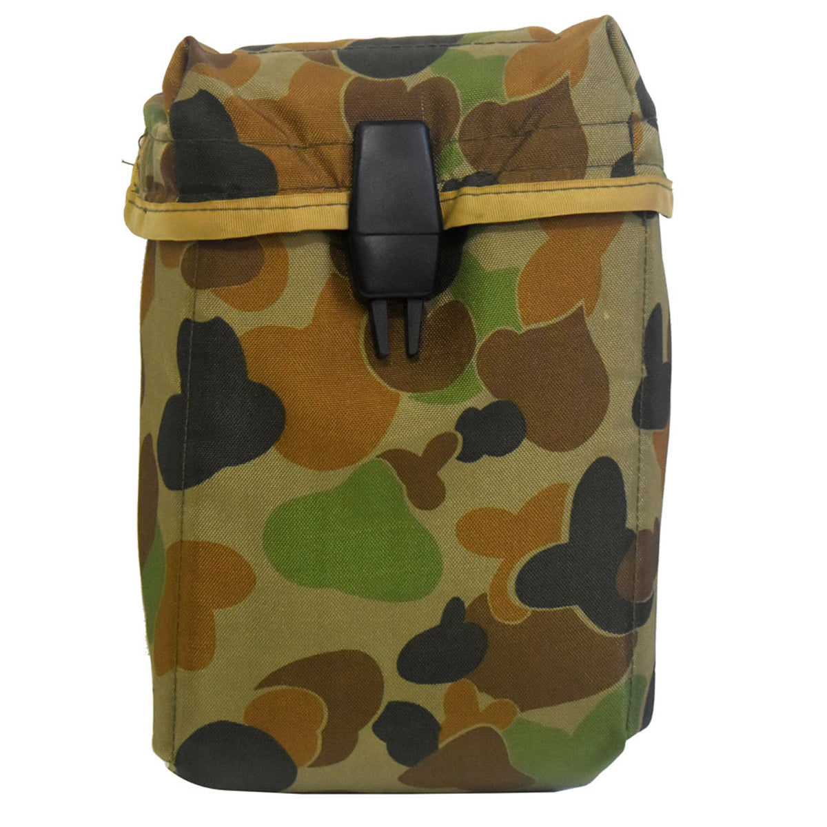 Padded Military style Pouch with Alice clip belt attachment Folded over top closure with buckle clip Measurements: 25cm(h) x 15cm x 11cm Colour: Auscam www.moralepatches.com.au