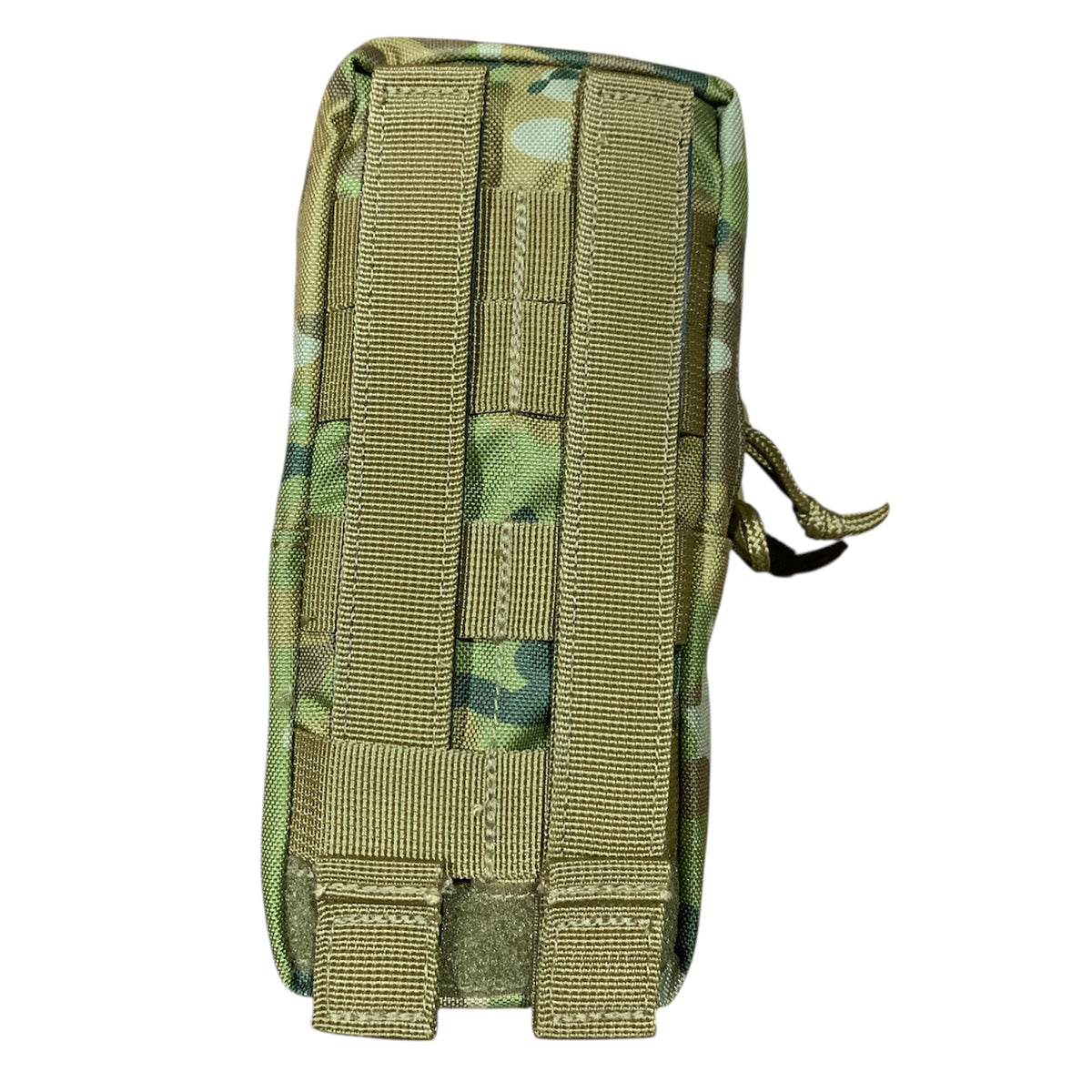 Designed for ultimate versatility, this pouch offers instant accessibility whether attached to your patrol order, assault pack, or large pack. Perfectly sized to accommodate a 1 Litre flask, it's equally adept at storing essential gear like spare rations, shaving supplies, batteries, marker panels, head torches, compact medical kits, or toggle ropes. The 1LT Single Flask Pouch AMCU is your go-to solution for organized tactical storage. www.moralepatches.com.au