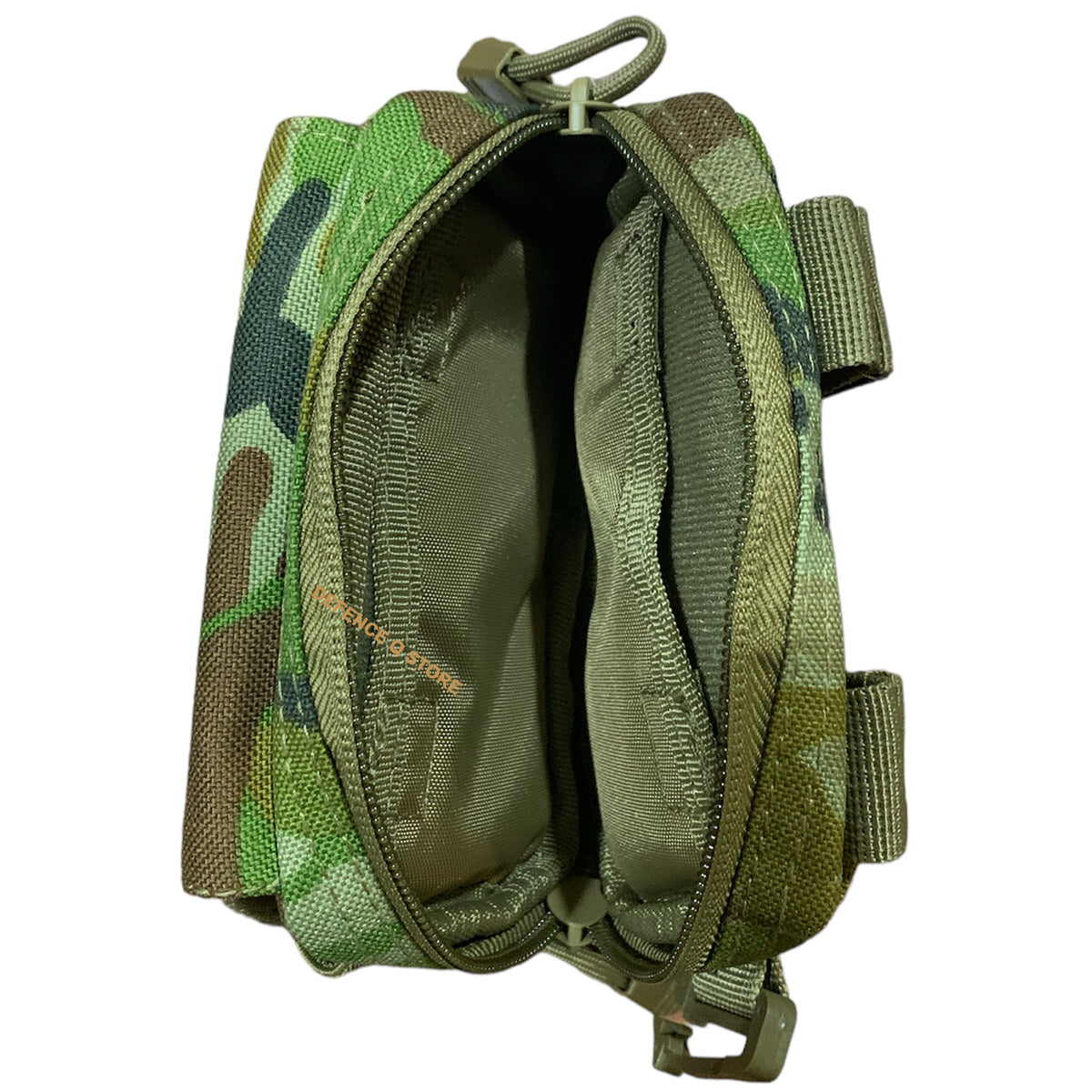 The AMCU Valhalla Tactical Phone Pouch is an innovated pouch to help stow your phone and/or other admin essentials. The felt lined front is padded for to insure extra protection. www.moralepatches.com.au