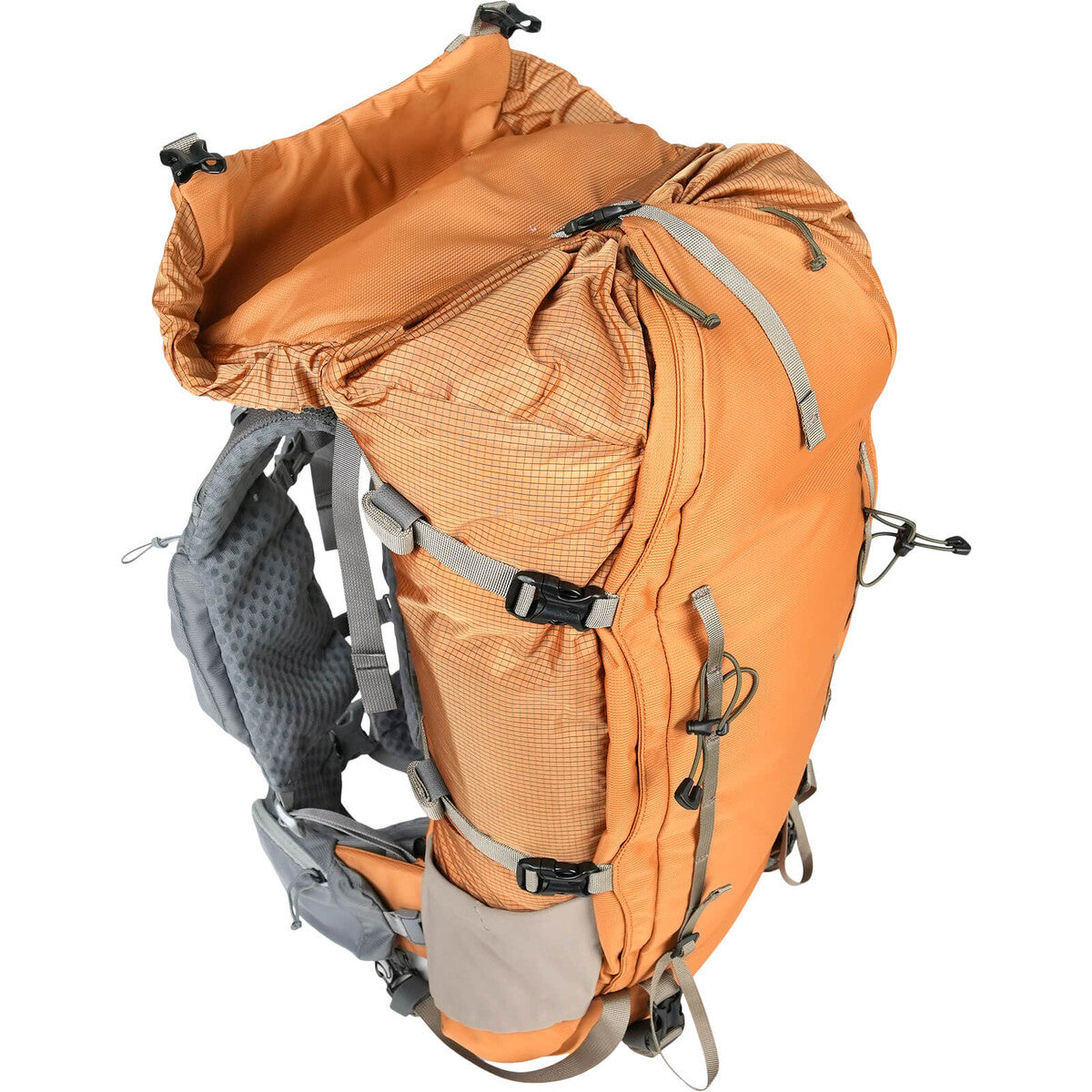 Built for grueling in-and-outs or minimalist overnighters, the BRIDGER 35 has an answer for every challenge your weekend mission throws your way. This hiking pack’s ample storage pockets let you keep essential accessories like sunscreen, snacks, and cameras close at hand, and a double- zipper design makes for an effortless transition when it’s time to take a lunch break or set up camp. www.moralepatches.com.au