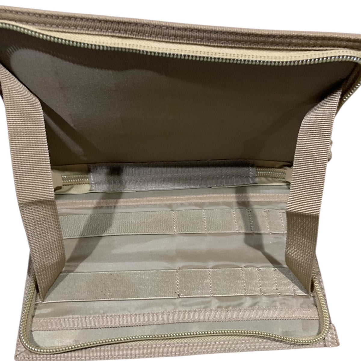 With the Officer/NCO Tactical Panel AMCU, you can easily and conveniently use maps and other navigational tools on a clean and protected surface. Its front boasts six PALS columns, providing ample room for attaching additional pouches. www.moralepatches.com.au