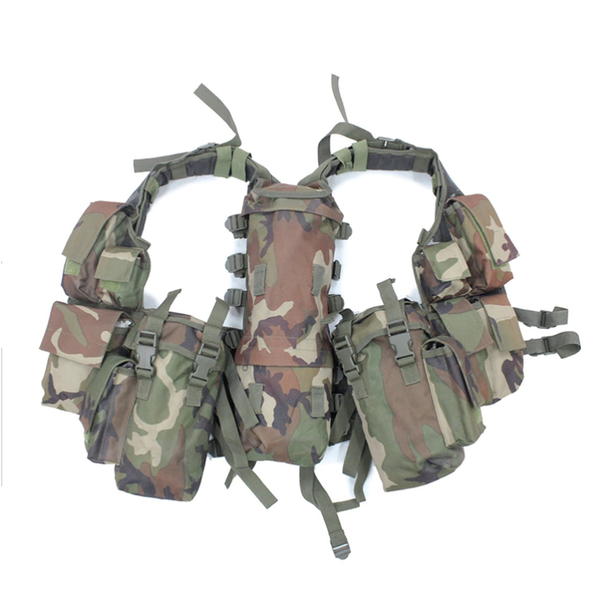 The South African Assault Vest is an all round tactical vest with pockets of varying sizes to hold virtually all your Airsoft accessories and needs. The best feature of the SAAV is the large hip pocket on left and right sides which can be used as dump pockets, utility pouches, spares pouches or any combination of the three. The SAAV also has a long, thin back pouch which can be used for carrying a hydration bladder, spare clothing or water bottle. www.moralepatches.com.au