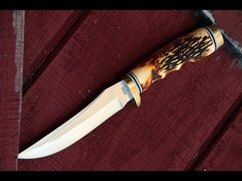 Uncle Henry’s Golden Spike Knife embodies the old traditions of the American west – durability, keen edge, and long lasting. It features a stainless steel clip point blade, Delrin stag handle and satin finish. The handle features polished nickle silver guard and pommel. The Golden Spike comes with leather sheath and sharpening stone. www.moralepatches.com.au